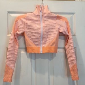 NWOT shein zip front crop sports top.